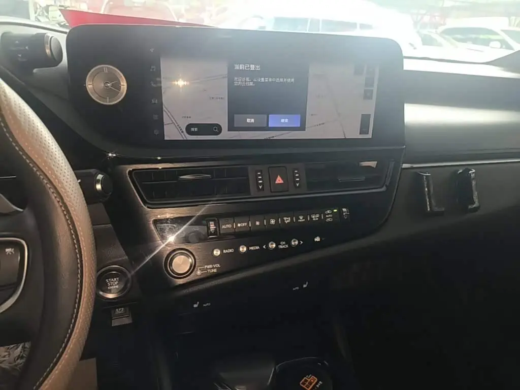 Lexus ES 2022 — Photo 9/20
