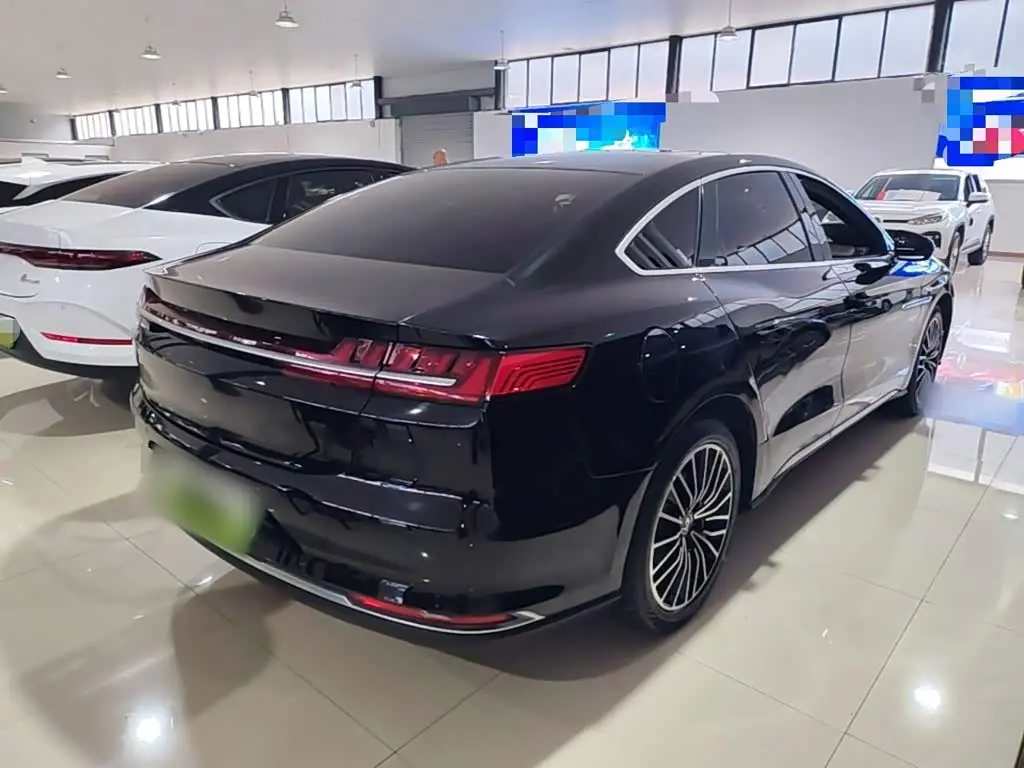 BYD Han 2021 — Фото 7/20