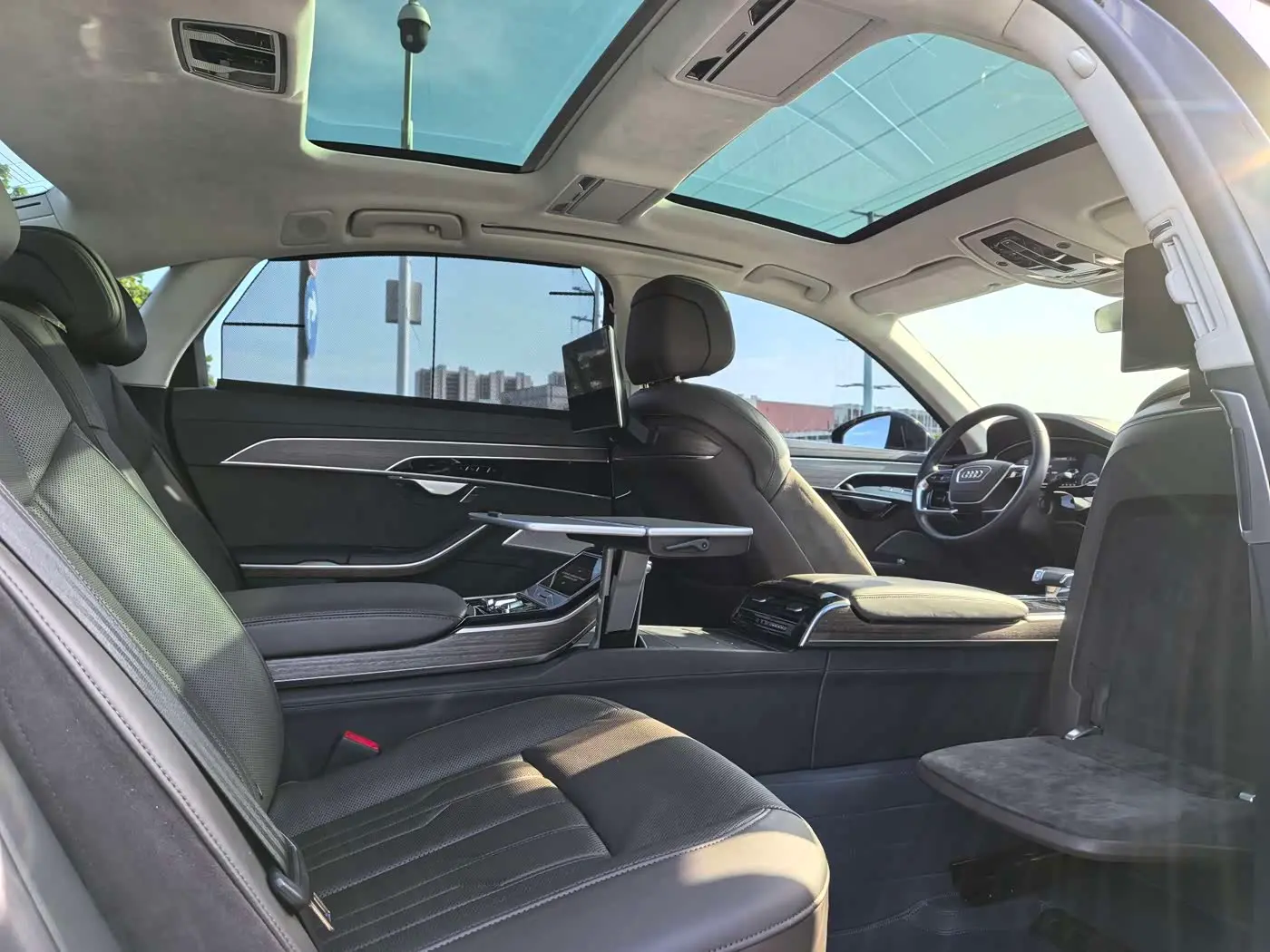Audi A8 2021 — Şəkil 13/16