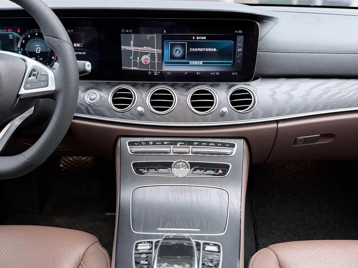 Mercedes-Benz E-Class 2018 — Фото 6/16
