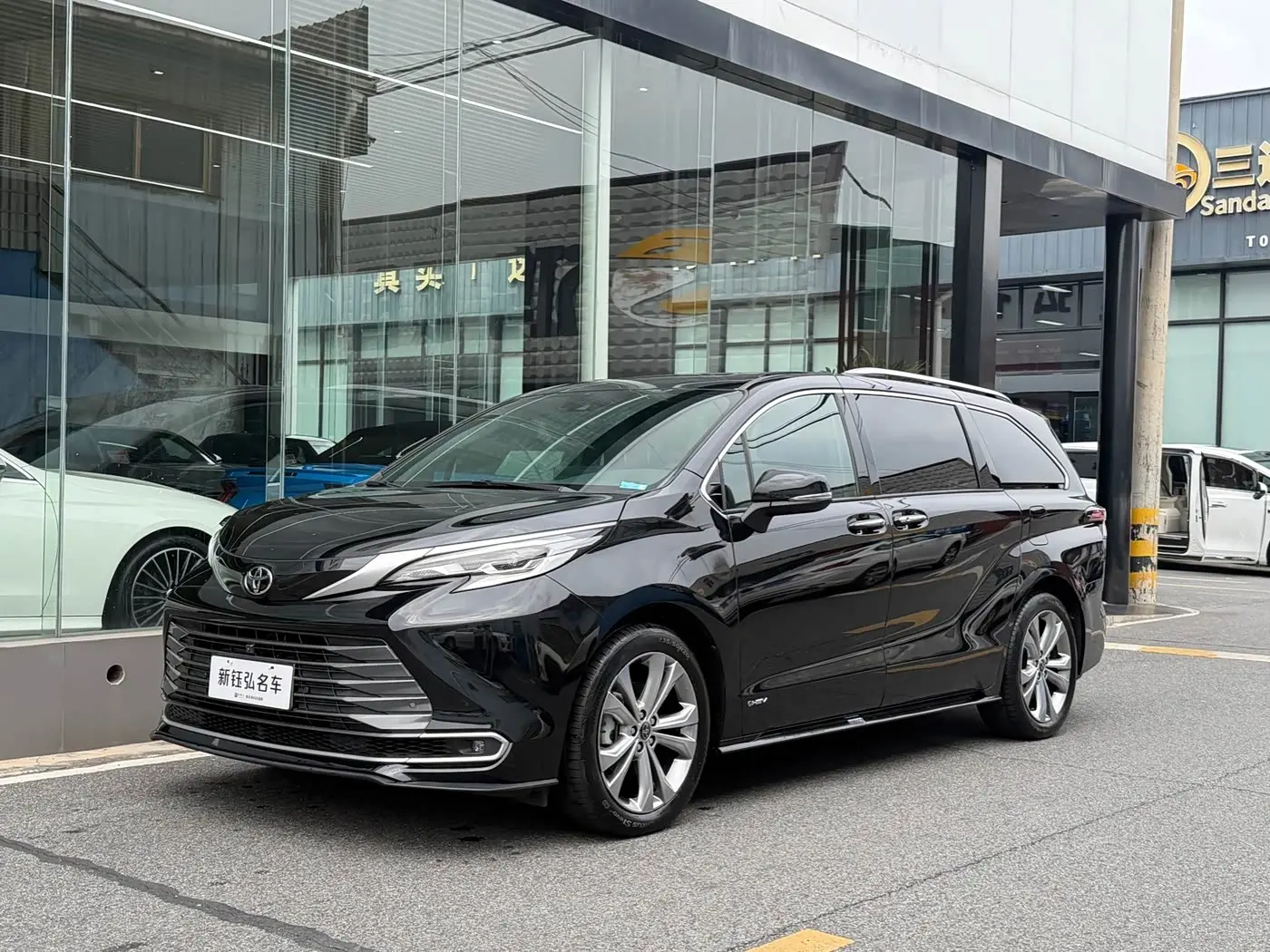 Toyota Sienna 2024 — Şəkil 1/19