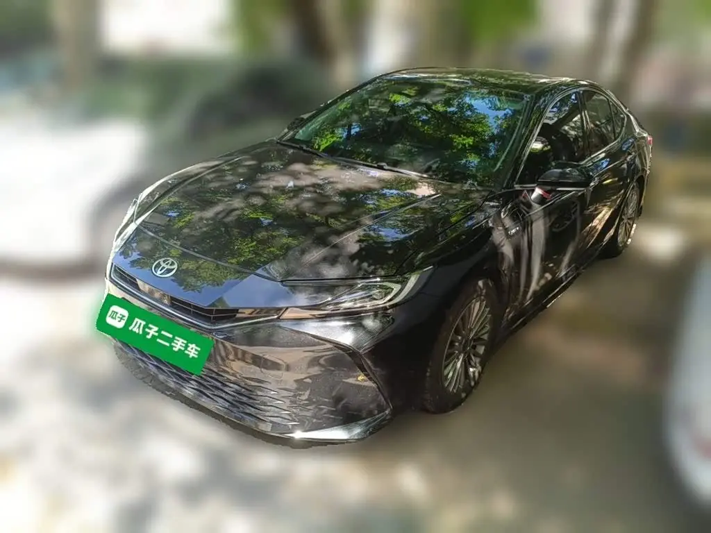 Toyota Camry 2024 — Фото 1/20