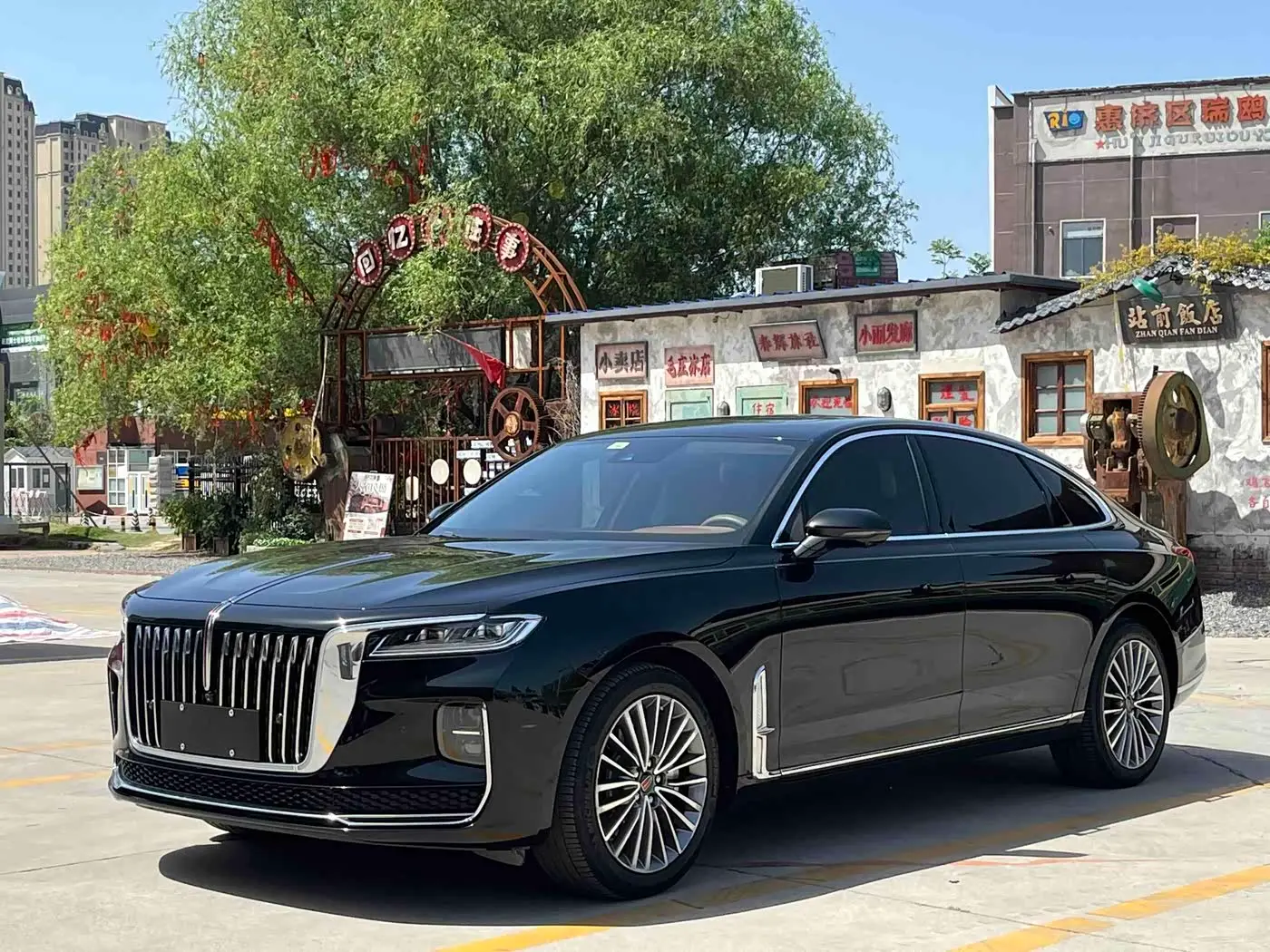 Hongqi H9 2021 — ფოტო 1/19
