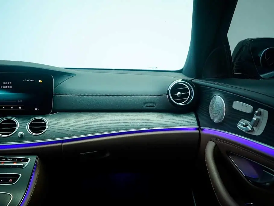 Mercedes-Benz E-Class 2021 — Şəkil 19/20
