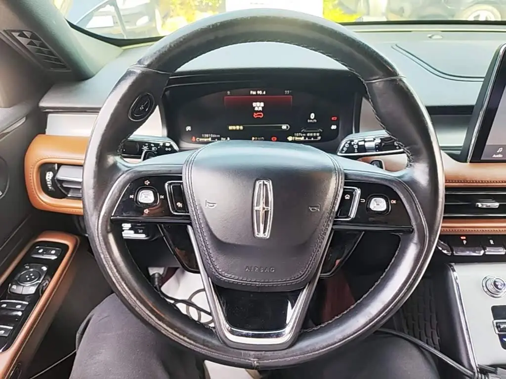 Lincoln Aviator 2019 — Şəkil 10/19