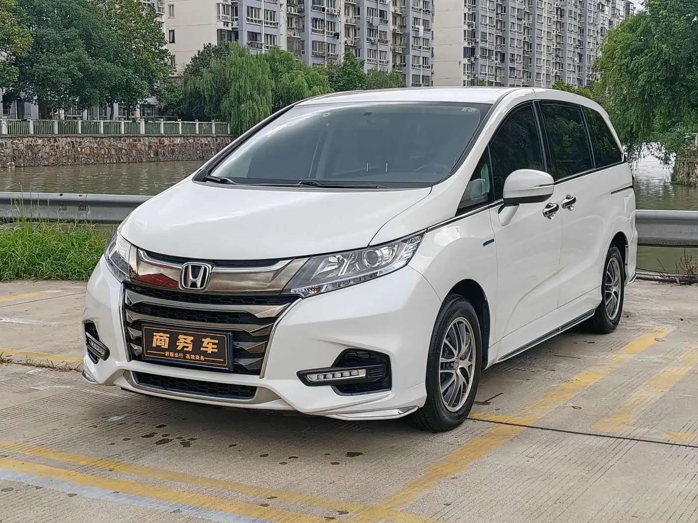 Honda Odyssey 2021 — Фото 1/16