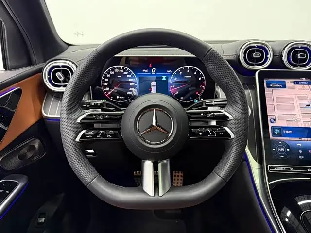 Mercedes-Benz GLC 2025 — Photo 5/12
