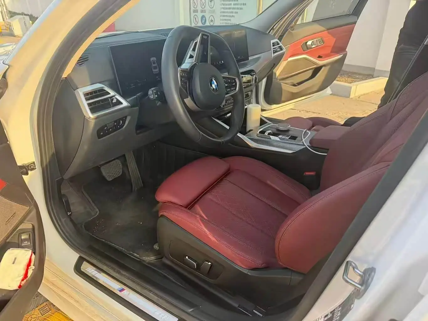 BMW 3 Series 2025 — Photo 3/5