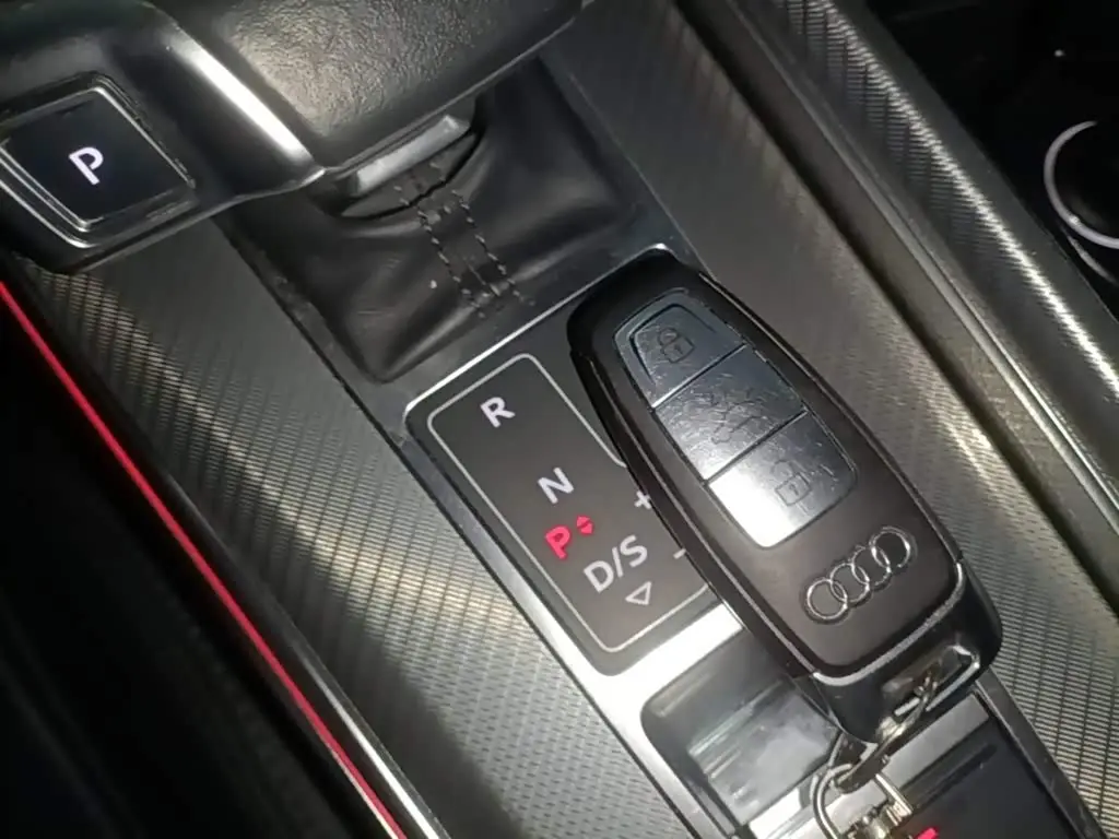 Audi A6L 2021 — Şəkil 9/20
