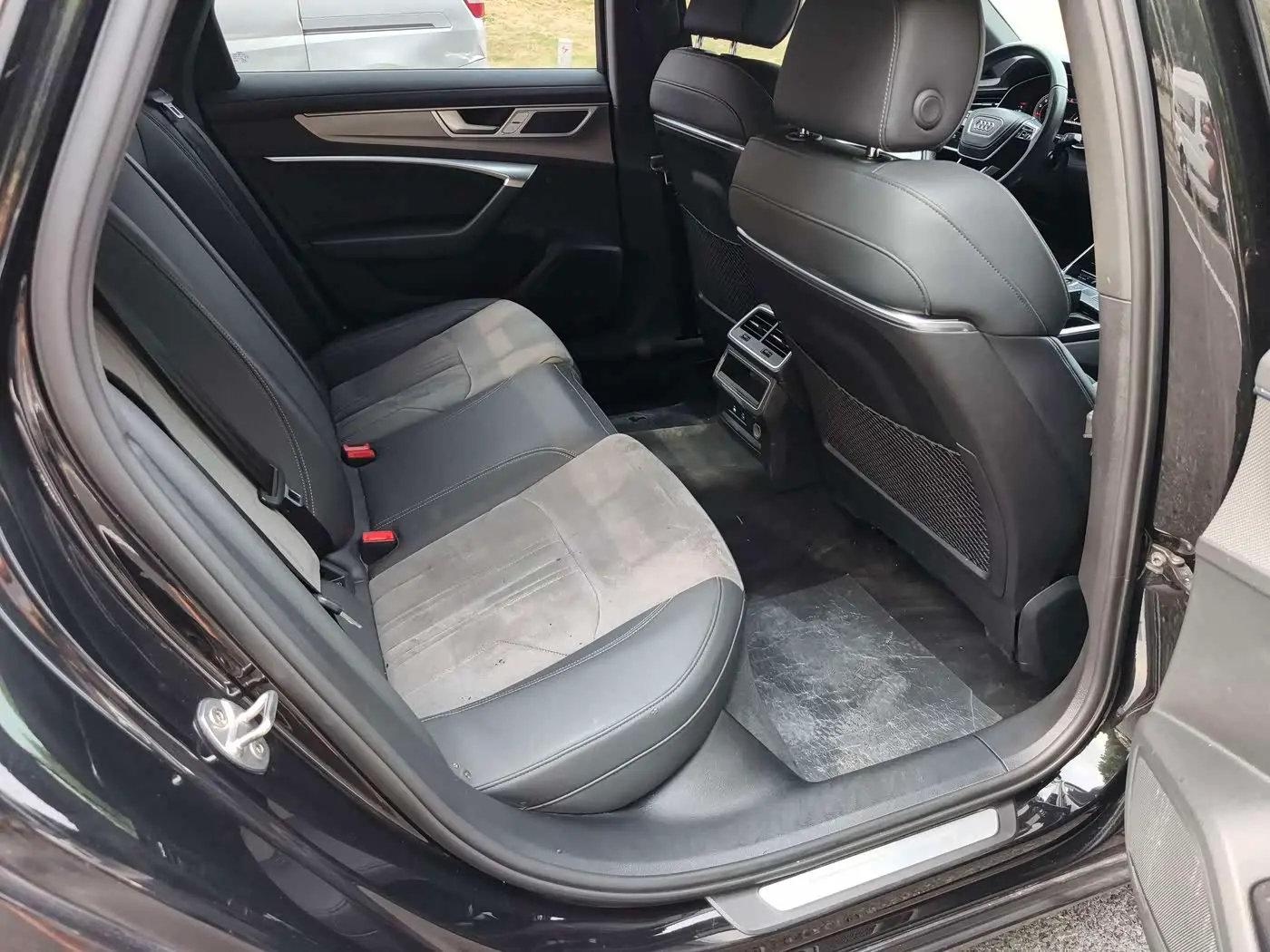 Audi A6L 2024 — ფოტო 10/13