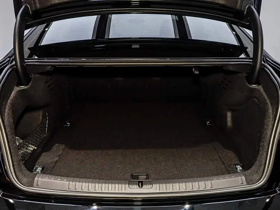 Audi A6L 2024 — Photo 6/20