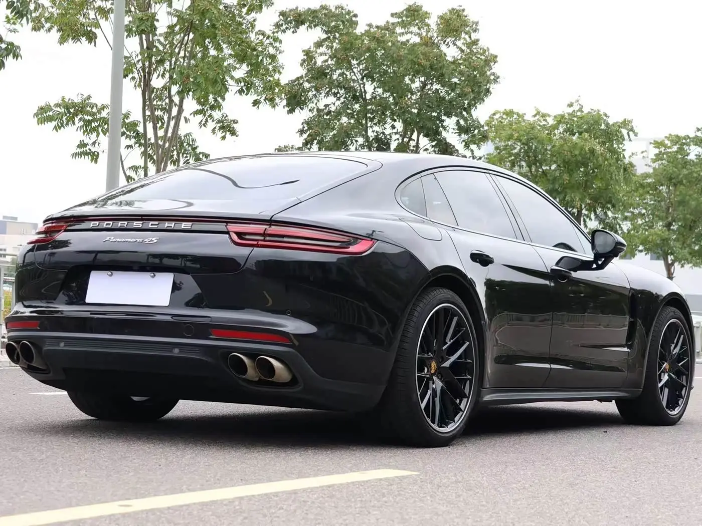 Porsche Panamera 2017 — Photo 14/15