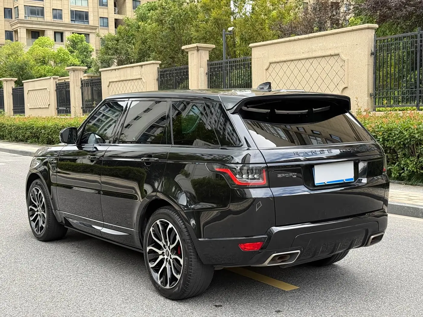 Land Rover Range Rover Sport 2022 — Photo 6/14