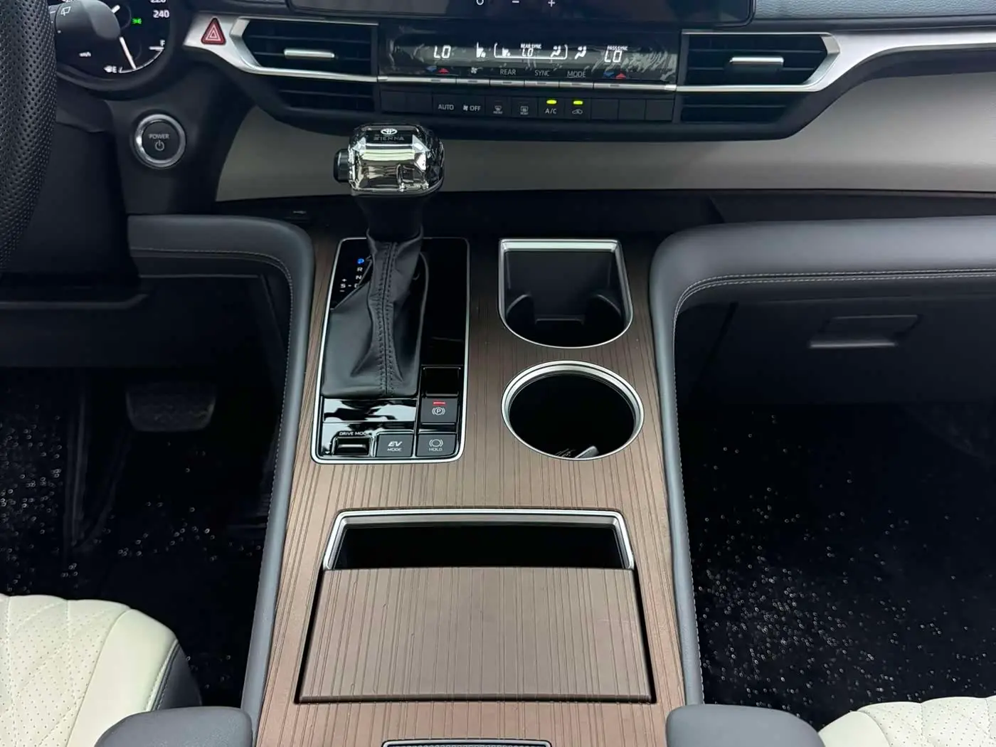 Toyota Sienna 2025 — Photo 10/19