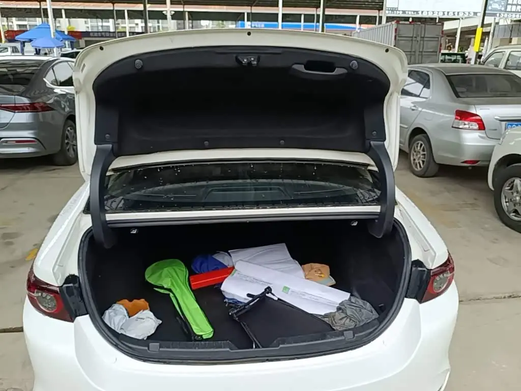 Mazda Mazda3 Axela 2022 — Photo 15/20