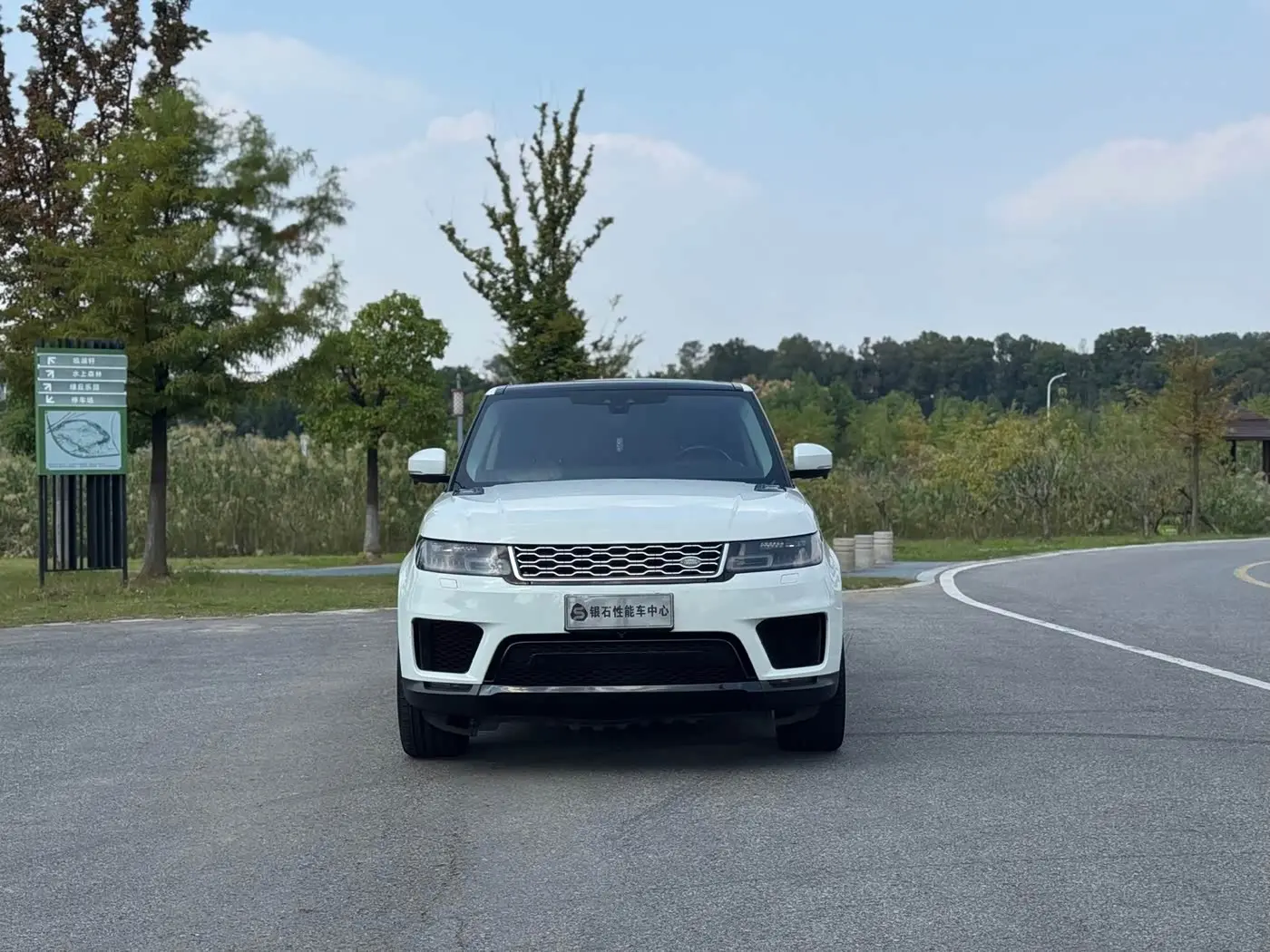 Land Rover Range Rover Sport 2019 — Photo 2/16