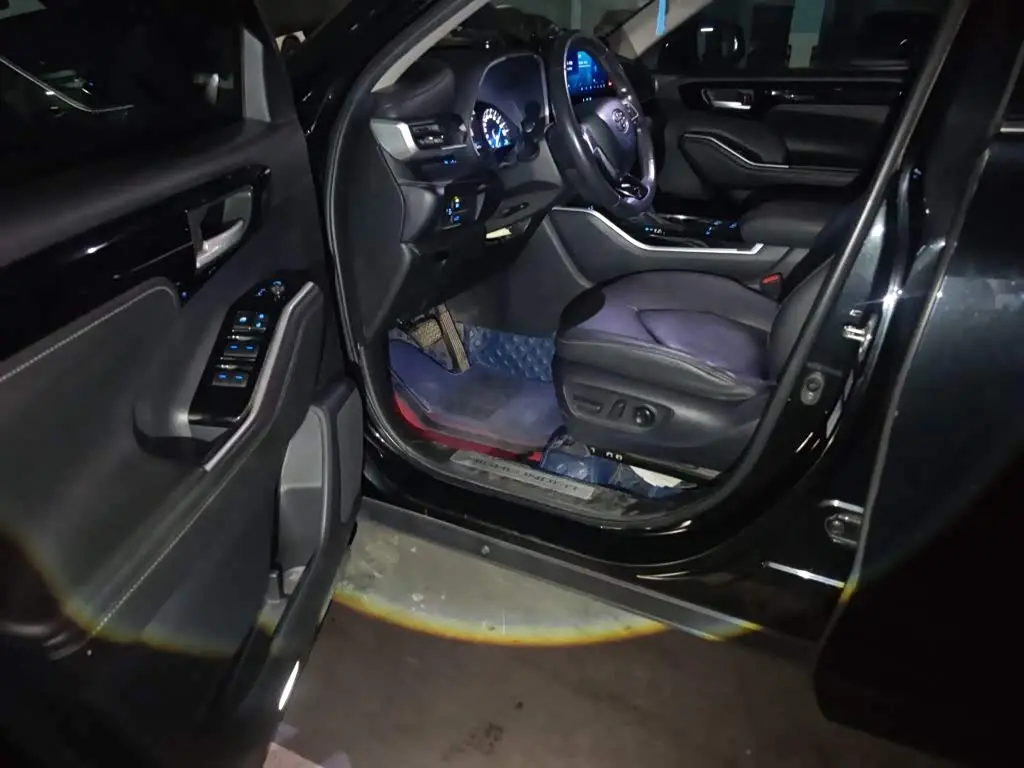 Toyota Highlander 2021 — Şəkil 13/19