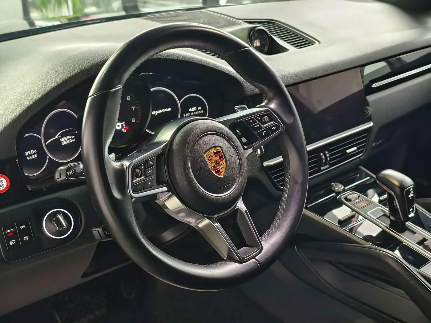 Porsche Cayenne 2019 — Photo 8/16