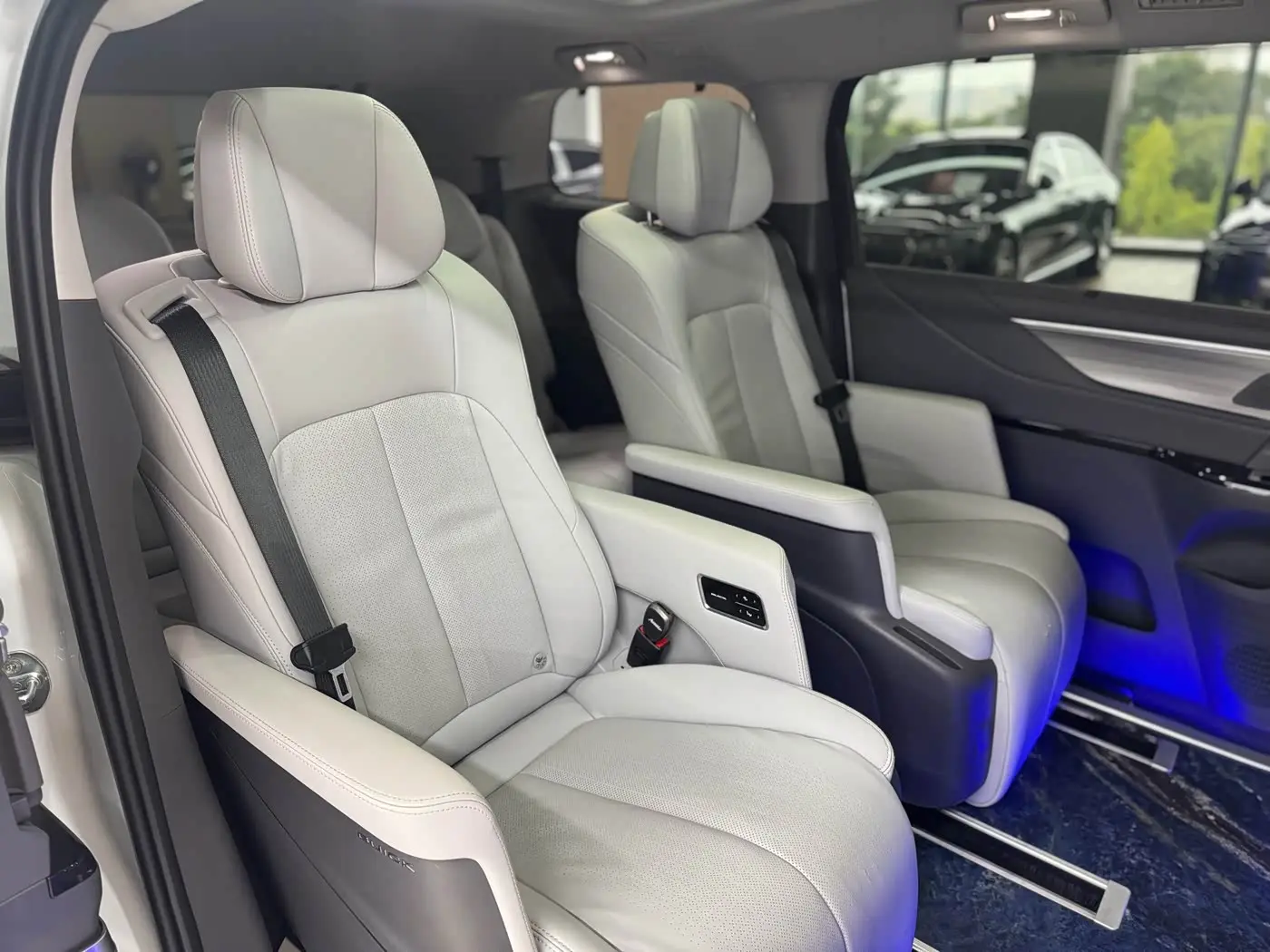 Buick GL8 2024 — Photo 12/20
