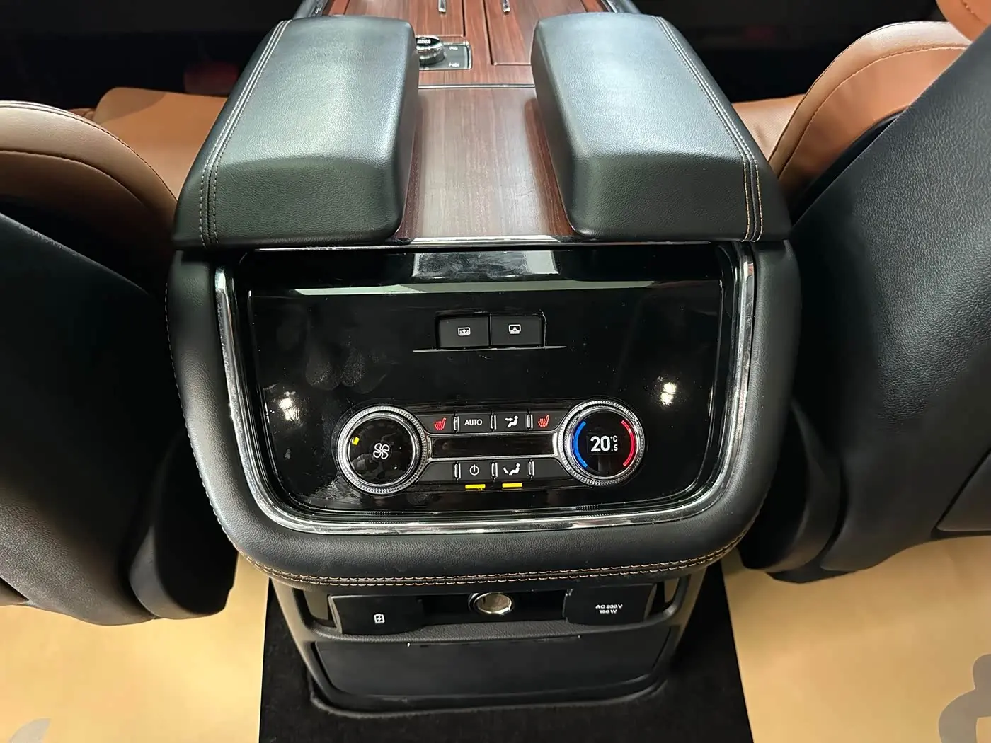 Lincoln Navigator 2021 — Photo 20/20