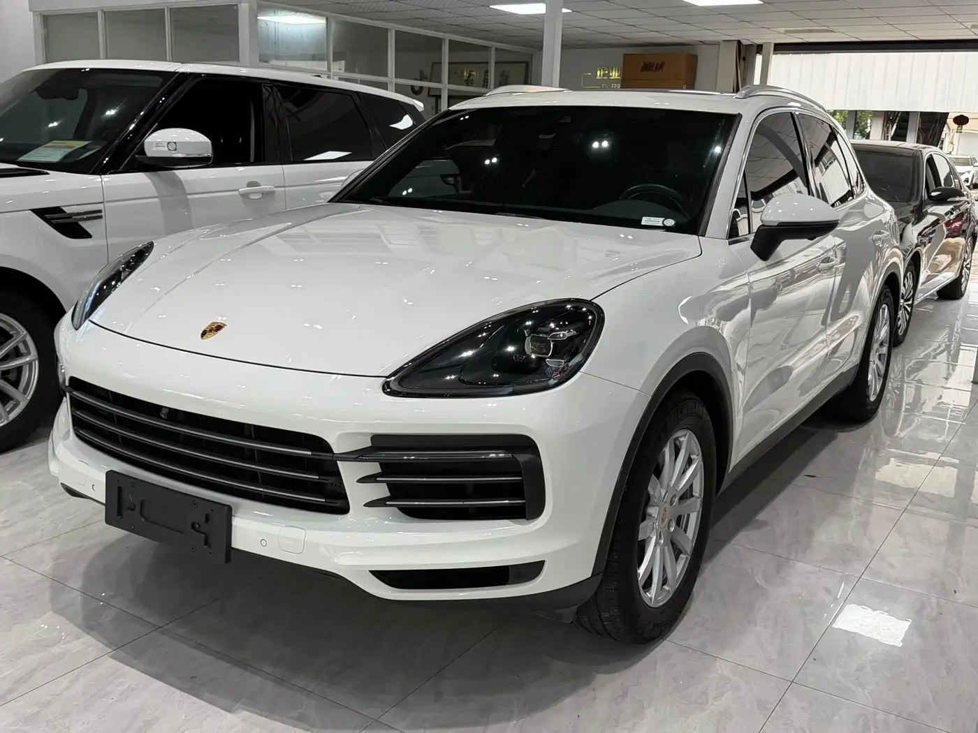 Porsche Cayenne 2018 — Photo 1/16
