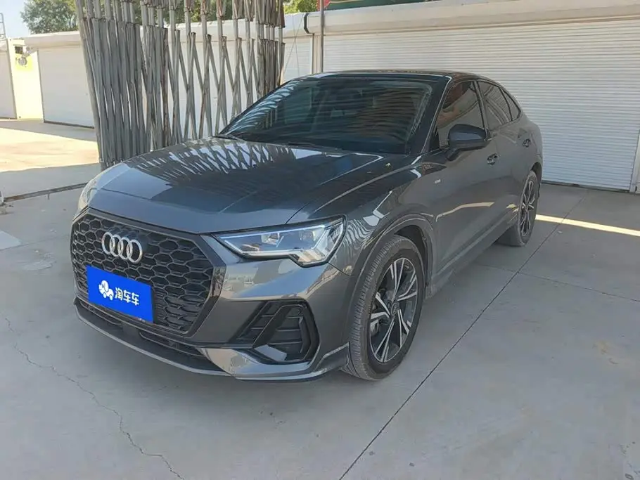 Audi Q3 Sportback 2023 — Фото 1/16