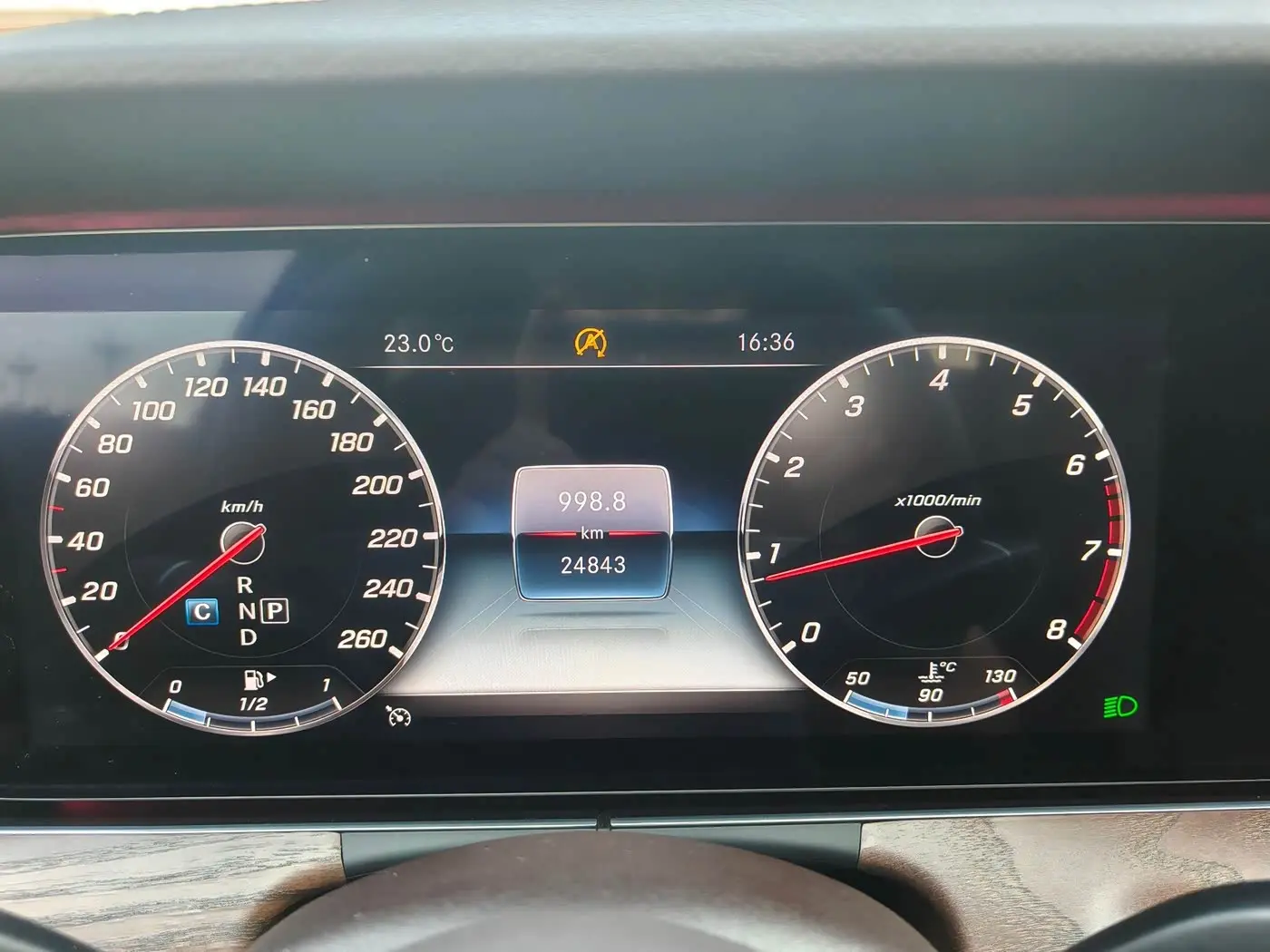 Mercedes-Benz E-Class 2019 — Фото 10/20