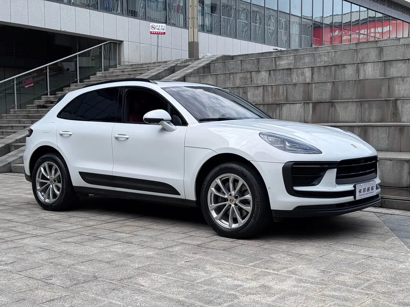 Porsche Macan 2022 — Photo 5/12
