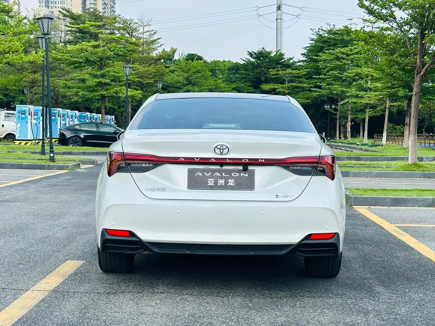 Toyota Avalon 2025 — Фото 7/20