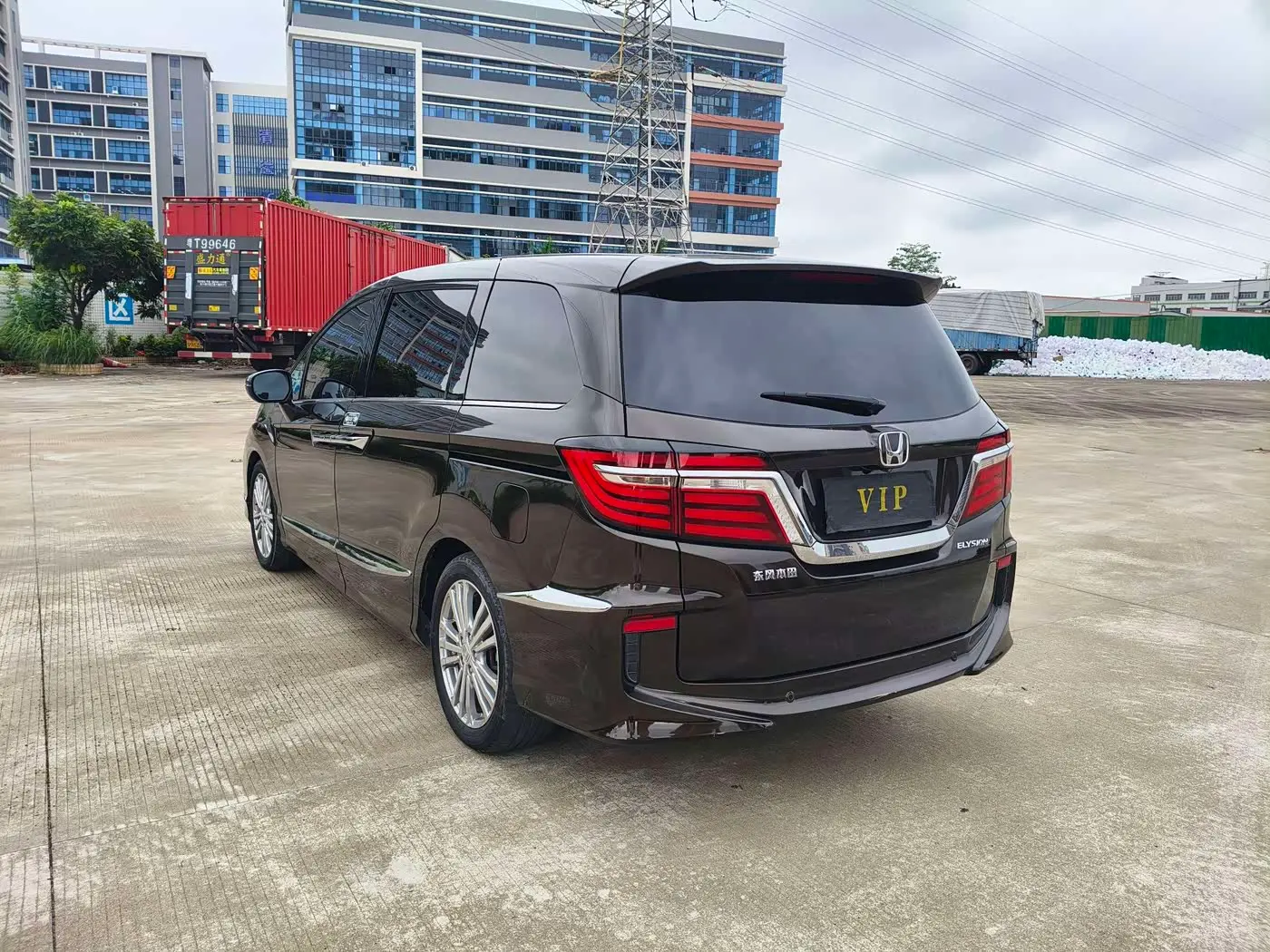 Honda Elysion 2017 — Photo 4/20