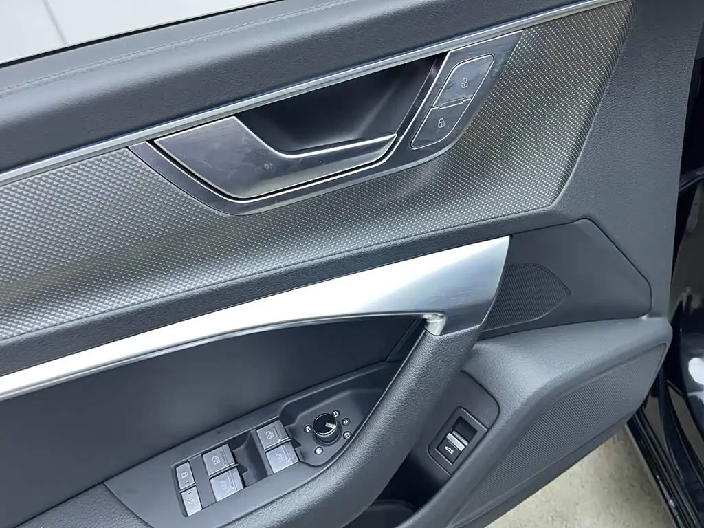 Audi A6L 2024 — Photo 11/20