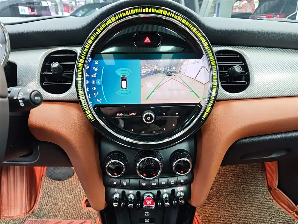 MINI MINI 2023 — Photo 15/20