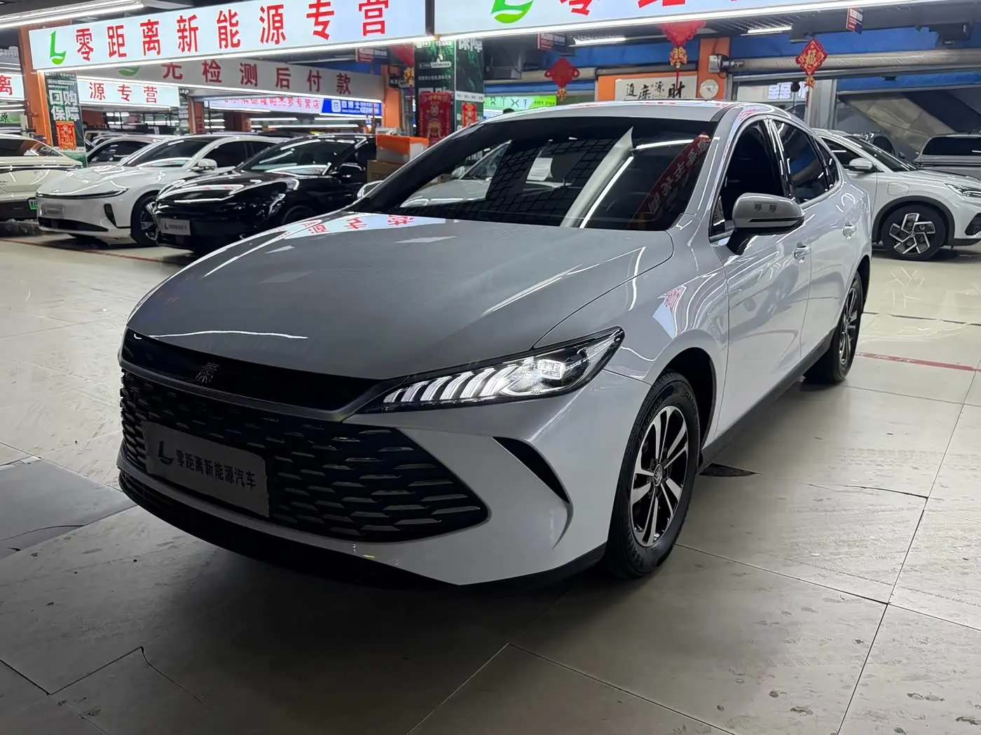 BYD Qin PLUS 2026 — Фото 1/16