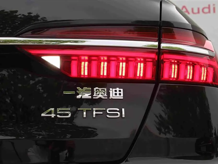 Audi A6L 2021 — Фото 8/14
