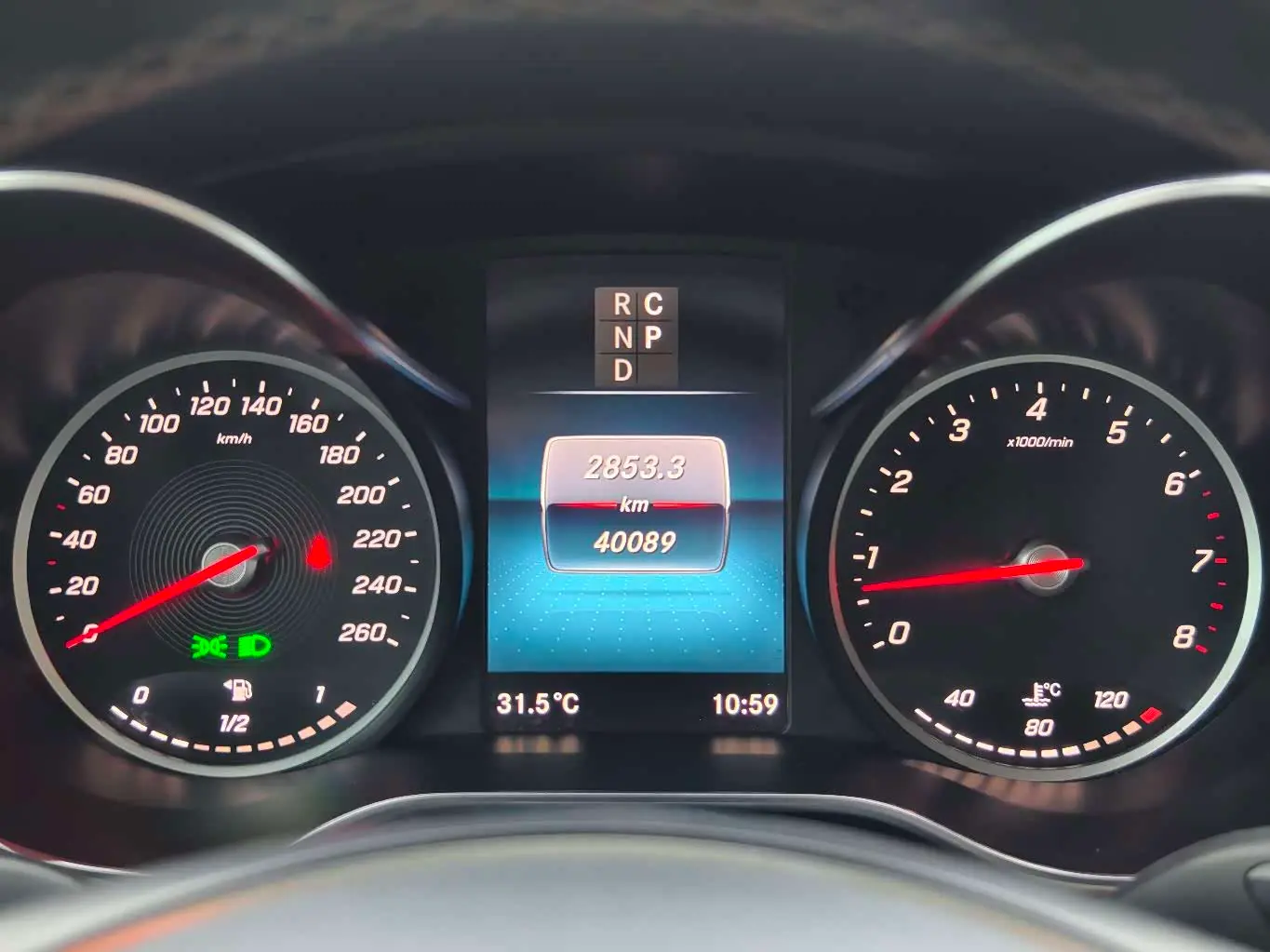 Mercedes-Benz V-Class 2024 — Photo 10/20