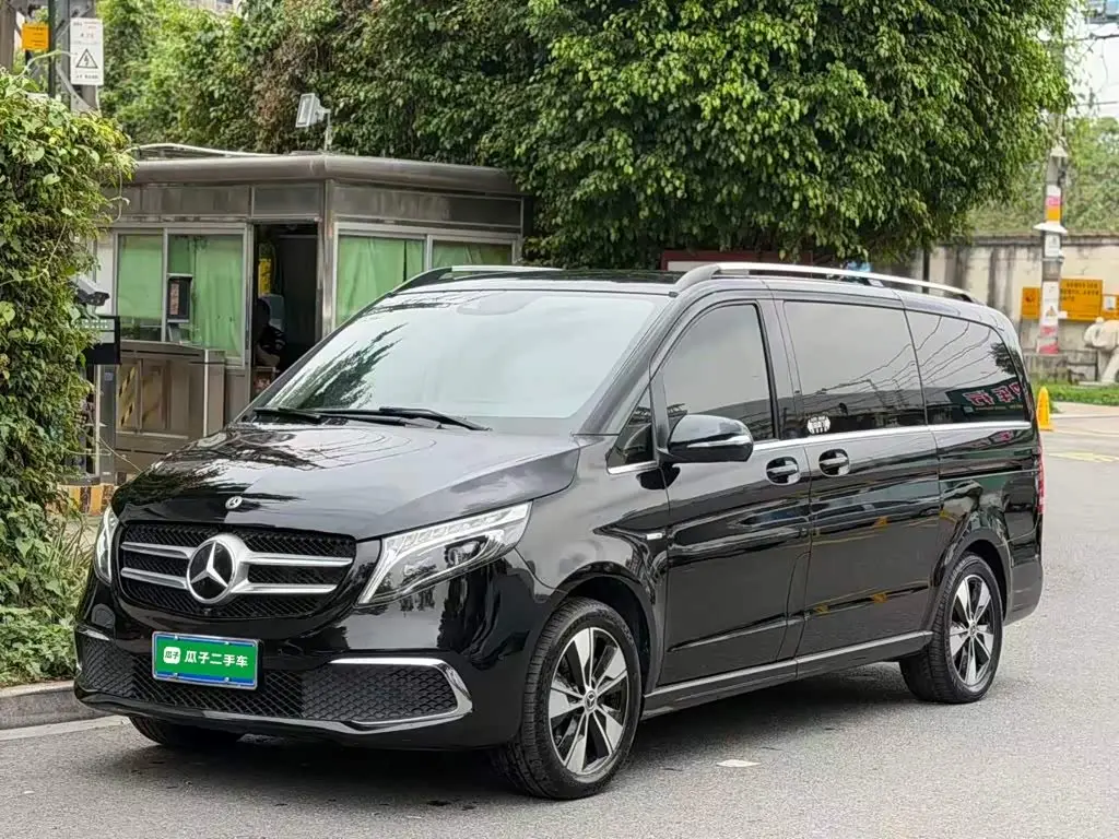 Mercedes-Benz V-Class 2021 — Photo 1/20