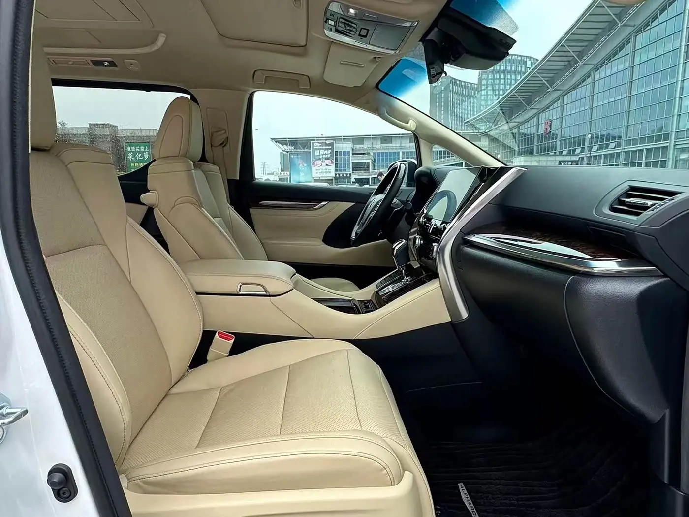 Toyota Alphard 2022 — Şəkil 9/11