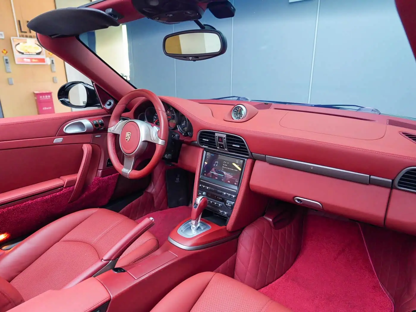 Porsche 911 2010 — Photo 14/17
