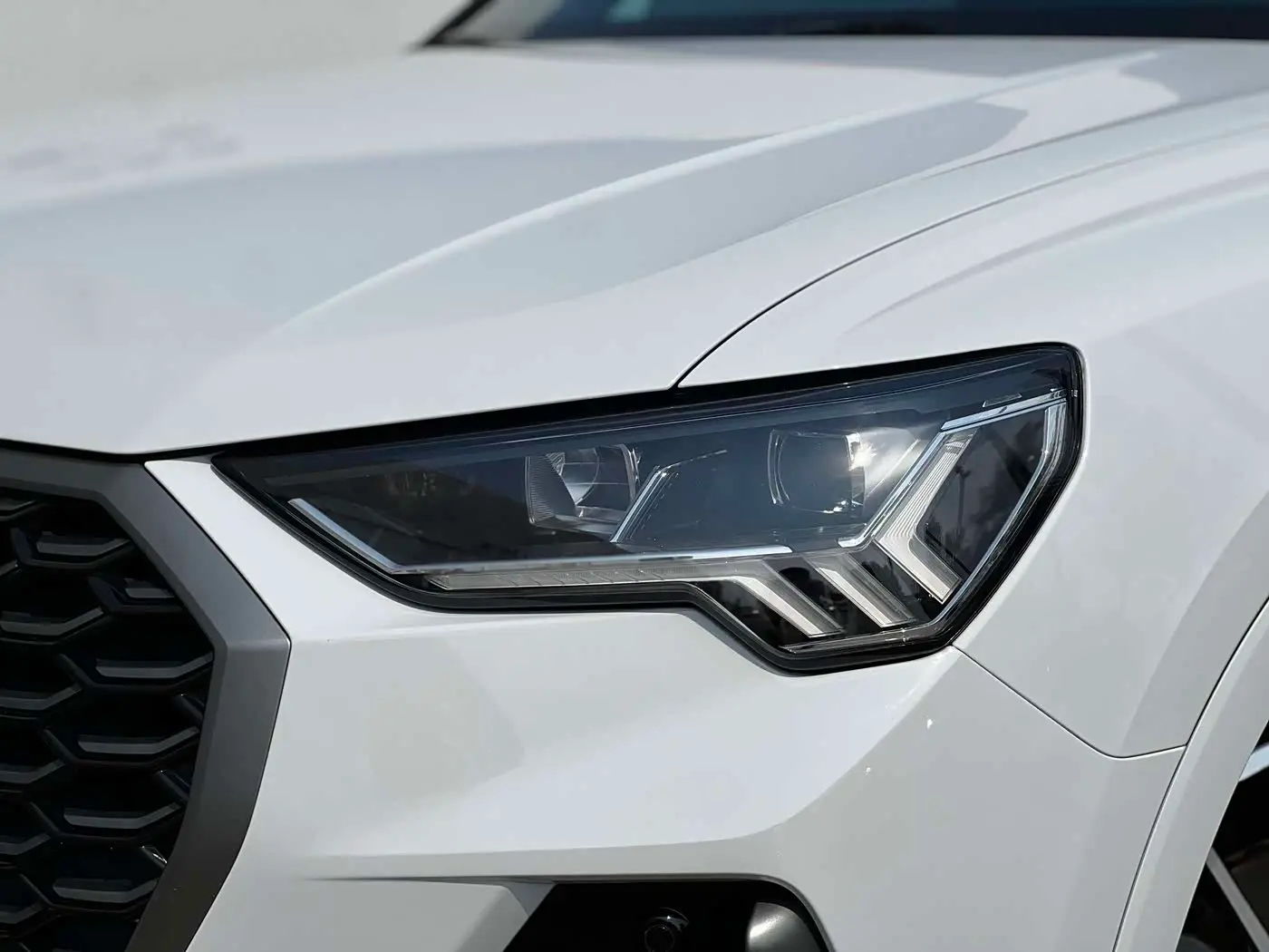 Audi Q3 Sportback 2023 — Фото 11/15