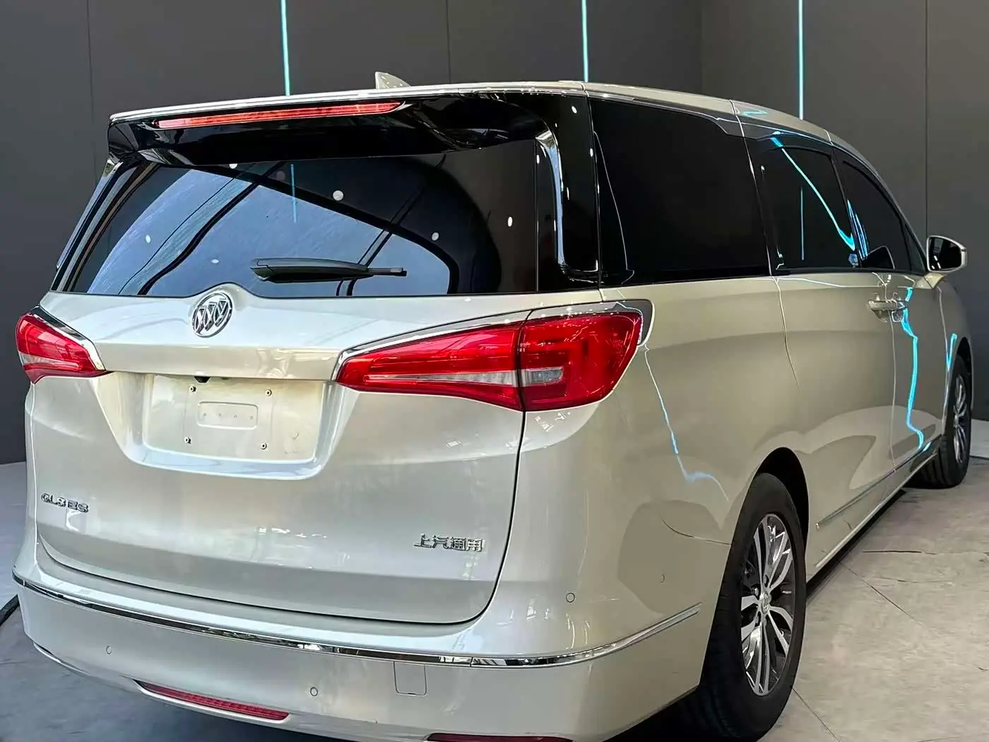 Buick GL8 2019 — Şəkil 6/12