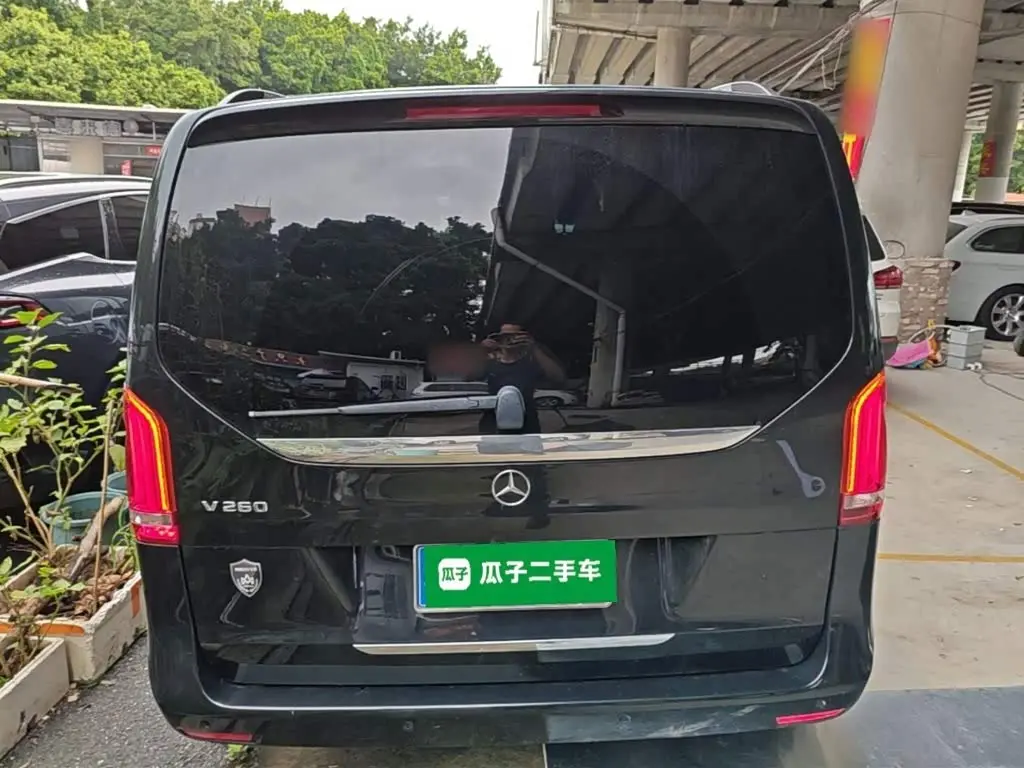 Mercedes-Benz V-Class 2021 — Photo 6/20