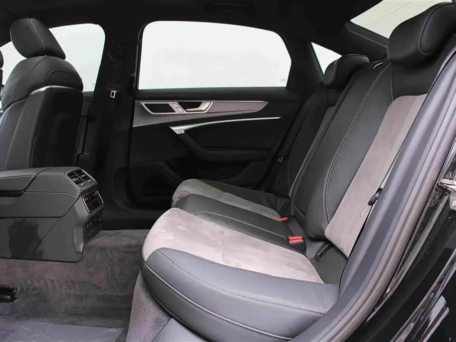 Audi A6L 2024 — ფოტო 15/18