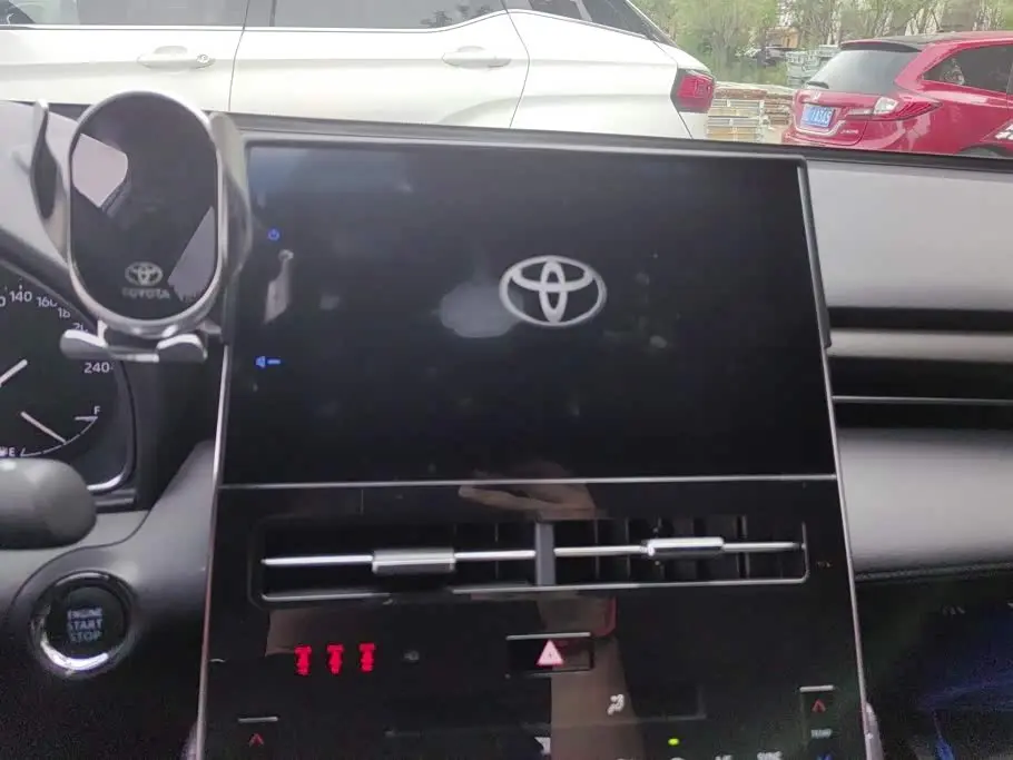 Toyota Avalon 2023 — Фото 13/16