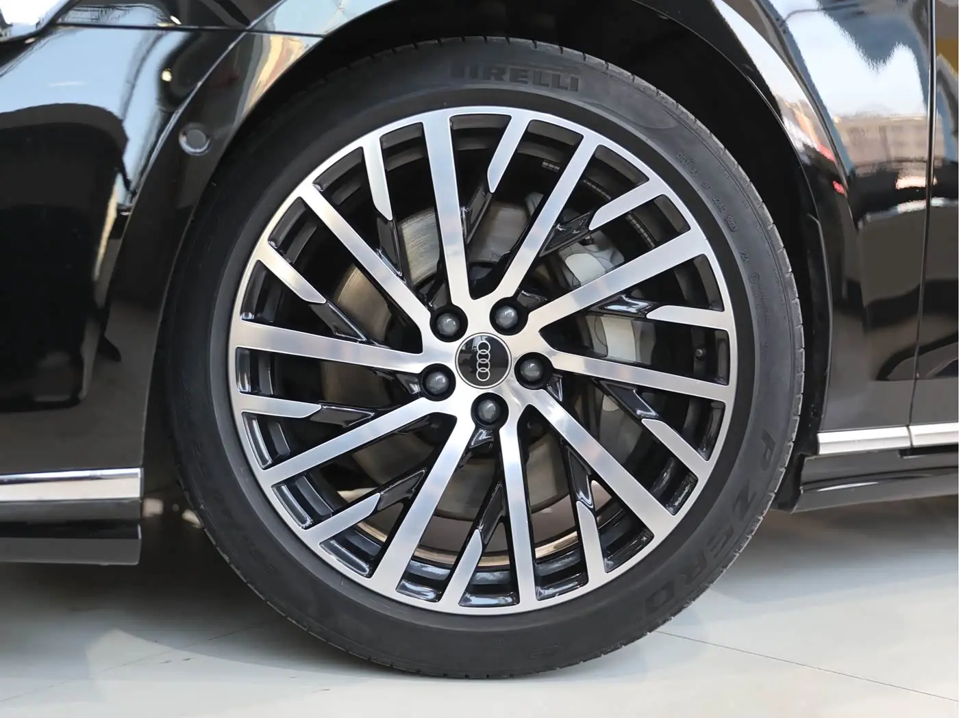 Audi A8 2024 — Photo 5/19