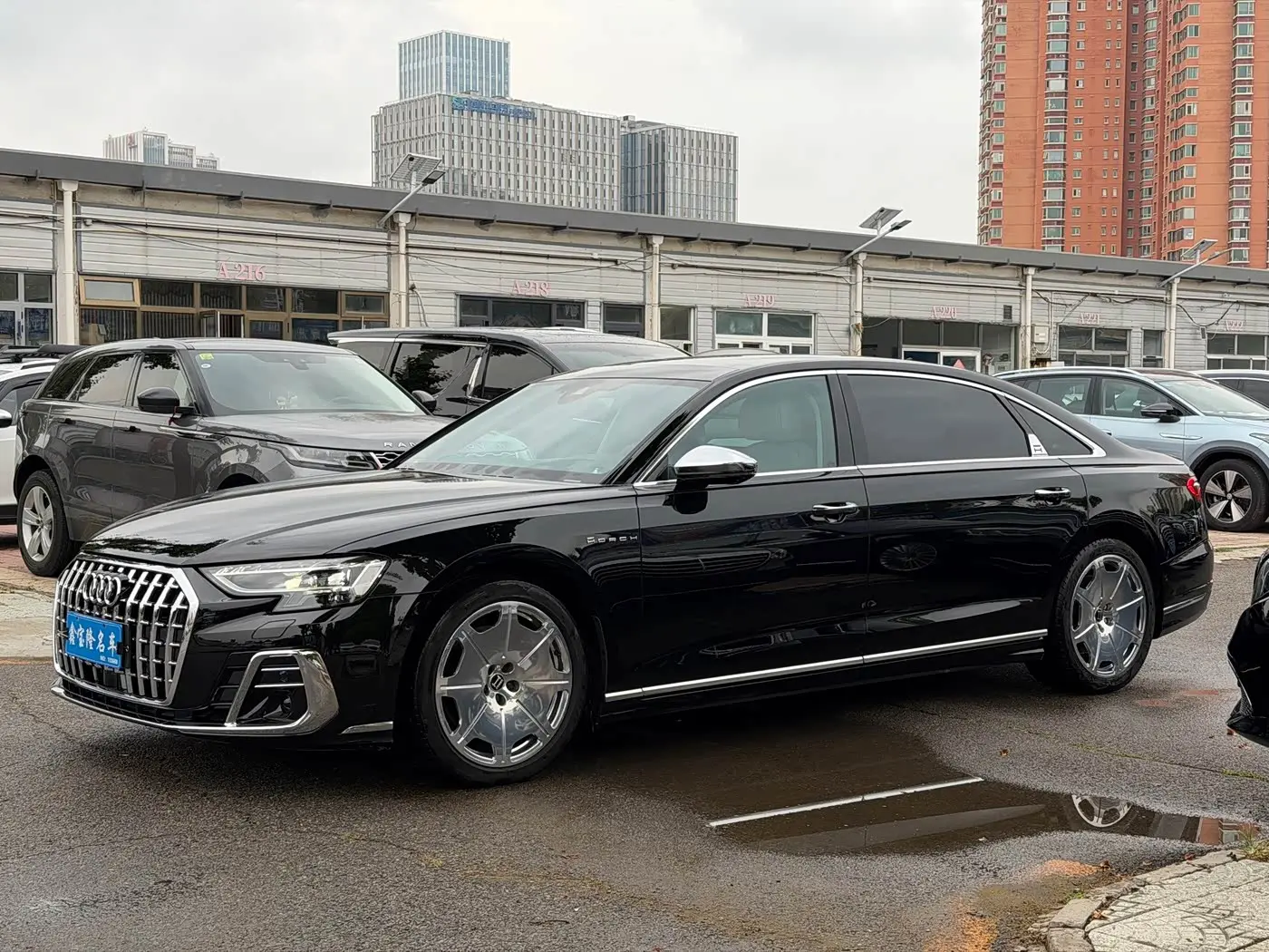 Audi A8 2022 — Şəkil 1/20