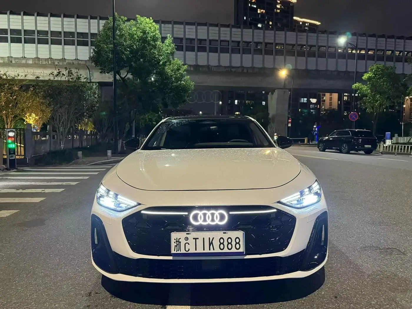 Audi A5L 2025 — Фото 1/9