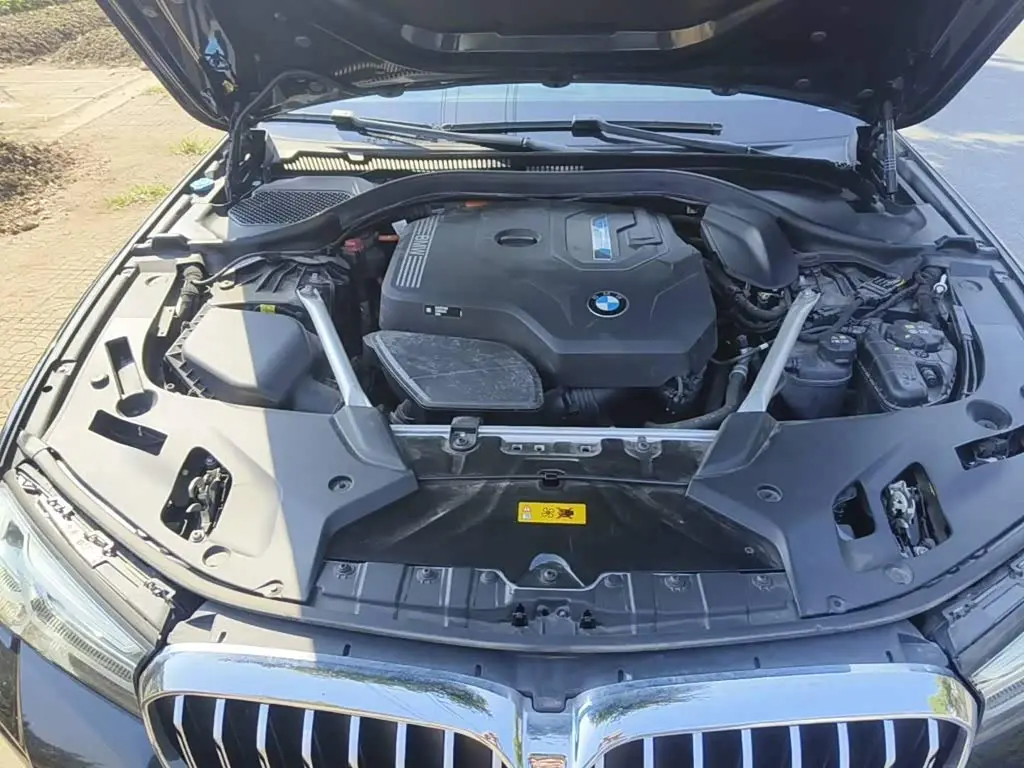 BMW 5 Series New Energy 2024 — Photo 9/15