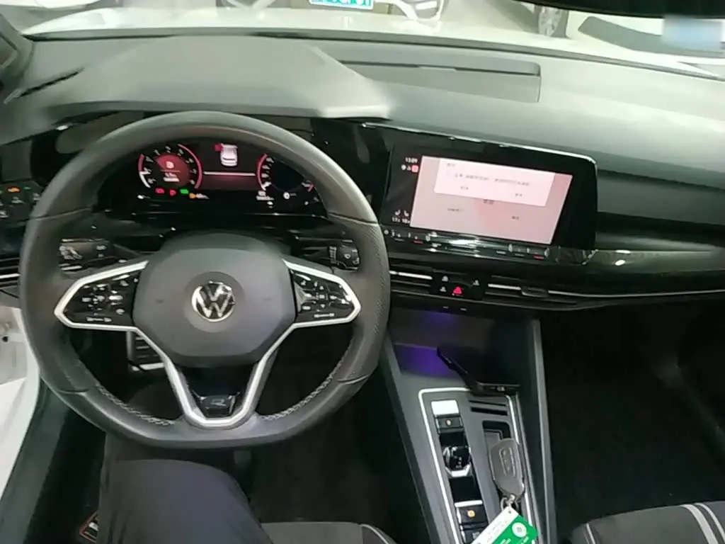 Volkswagen Golf 2022 — Şəkil 10/20
