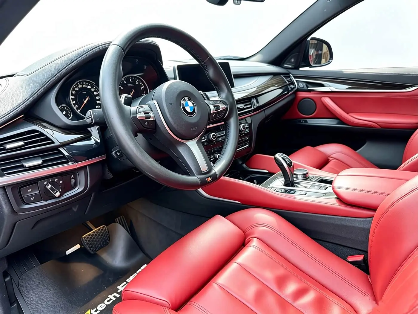 BMW X6 2017 — Photo 12/20