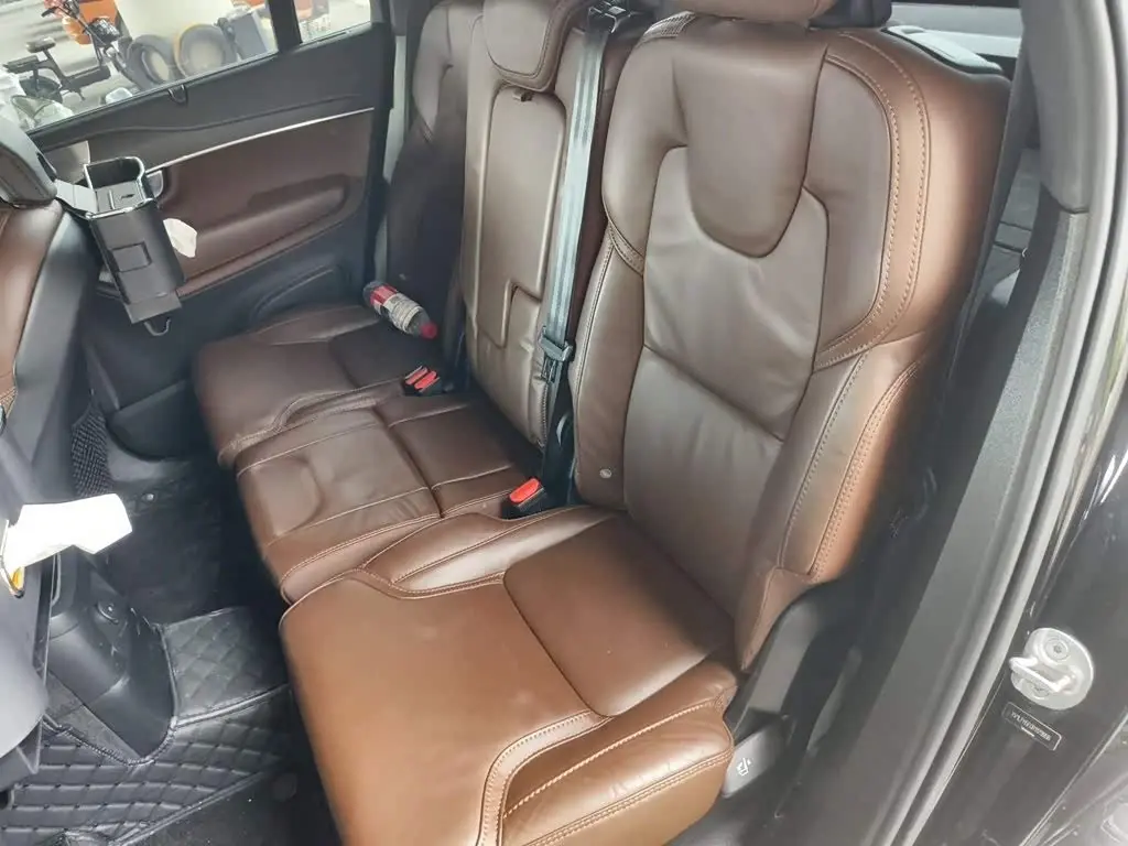 Volvo XC90 Plug-in Hybrid 2024 — Photo 18/20